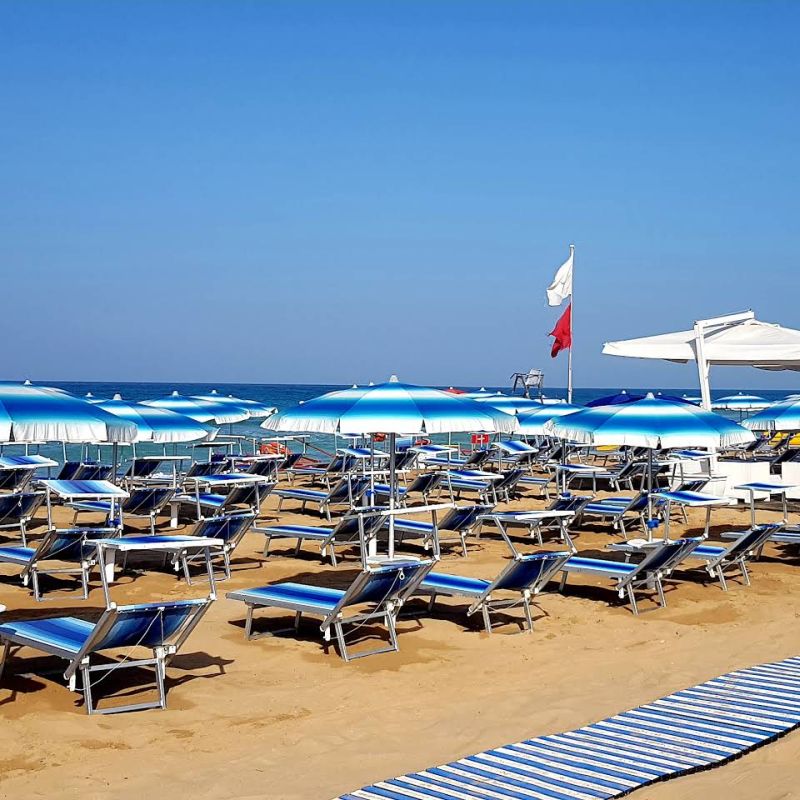Blueout Stabilimento Balneare & Beach Bar