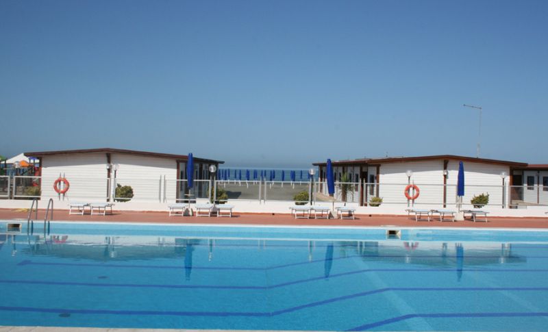 Stabilimento Balneare La Nave