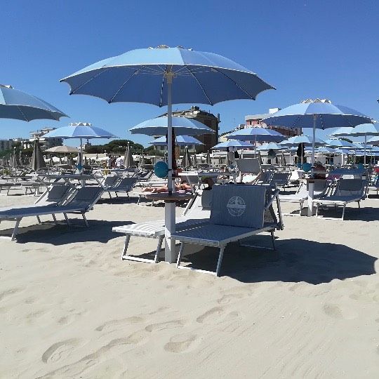 Attilio Beach Pleasure Club 253
