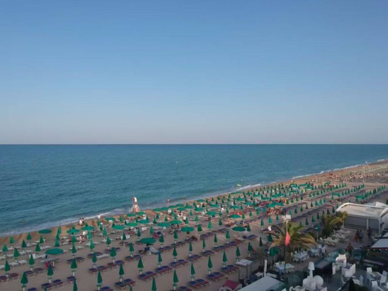Spiaggia La Perla
