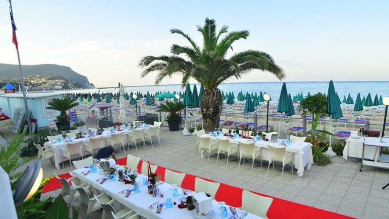 Spiaggia La Perla