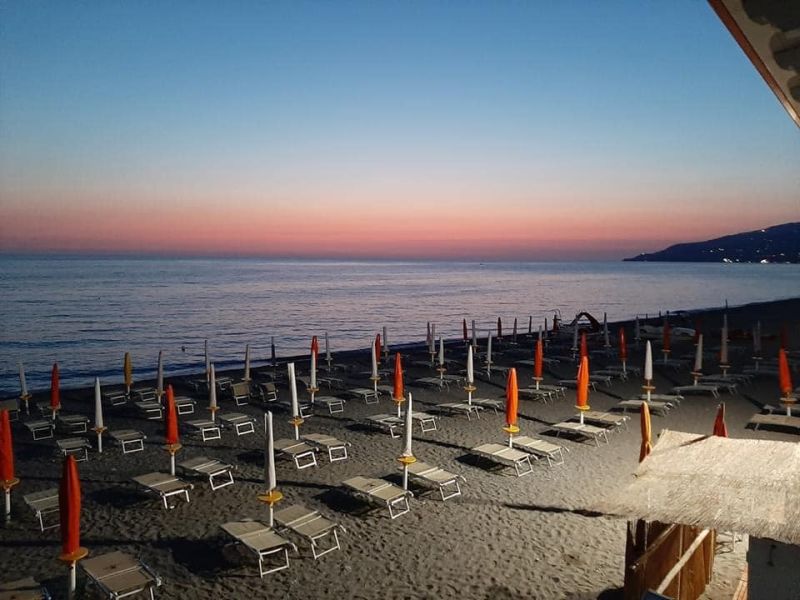 Lounge Bar Crazybeach