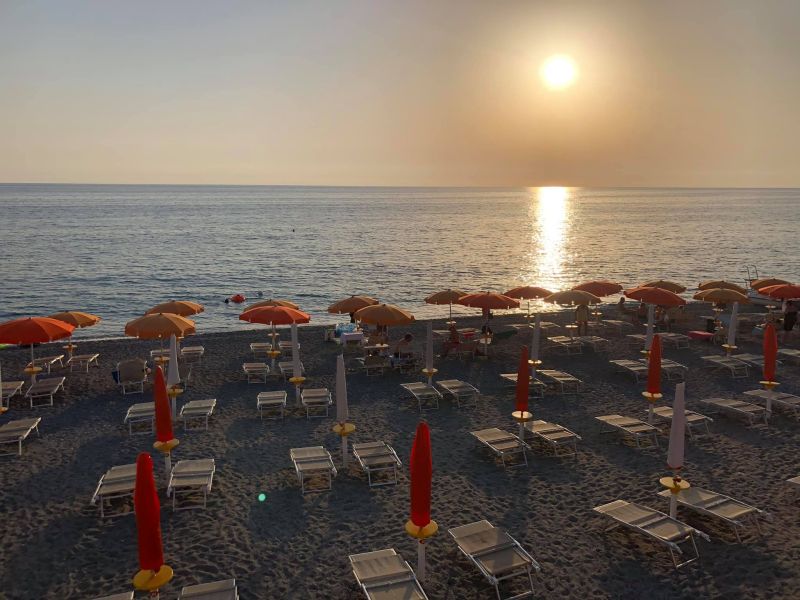 Lounge Bar Crazybeach