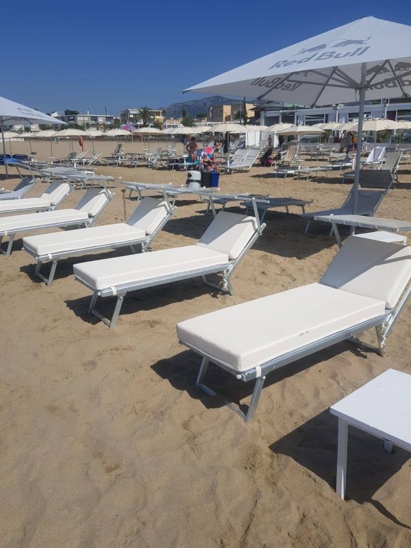 Sombrero Beach