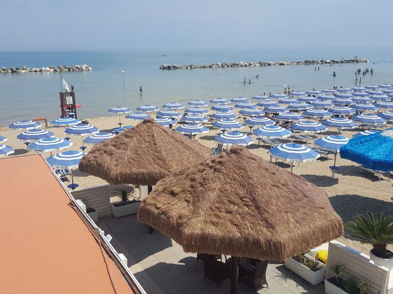 Lido Sirena Beach