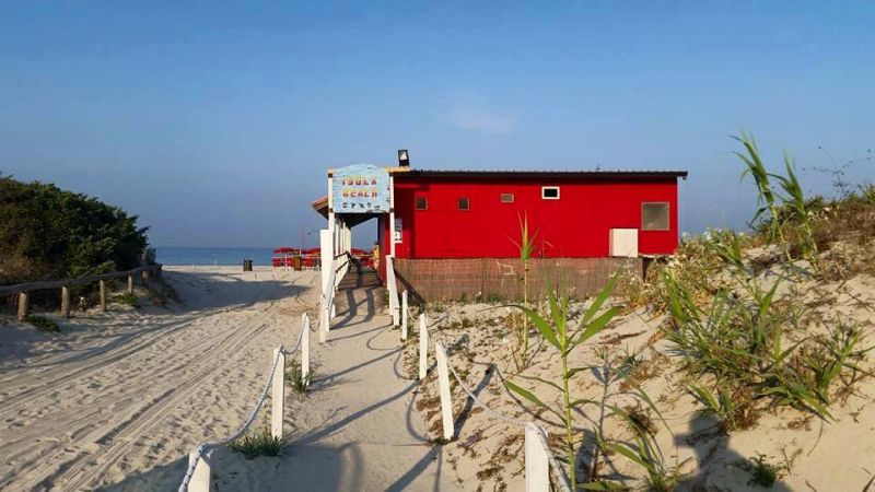 Lido Isola Beach