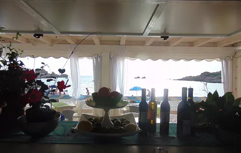 Oasis Beach Bar