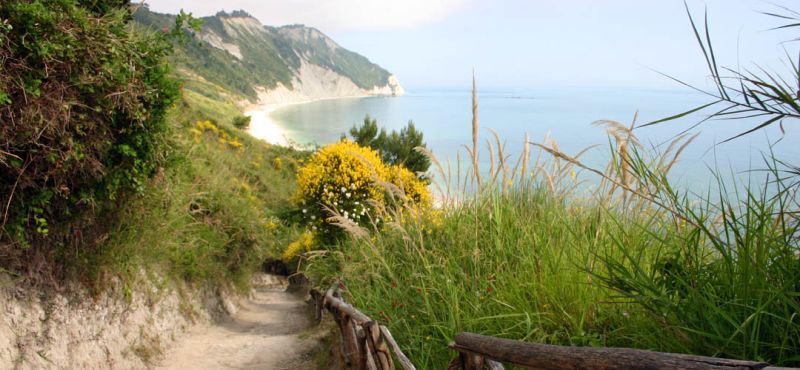 Spiaggia Di Mezzavalle