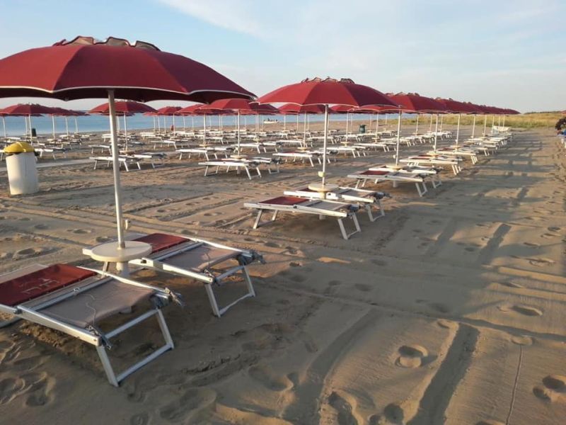 Farella Lounge Beach