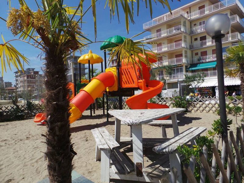 Lido Coco Beach