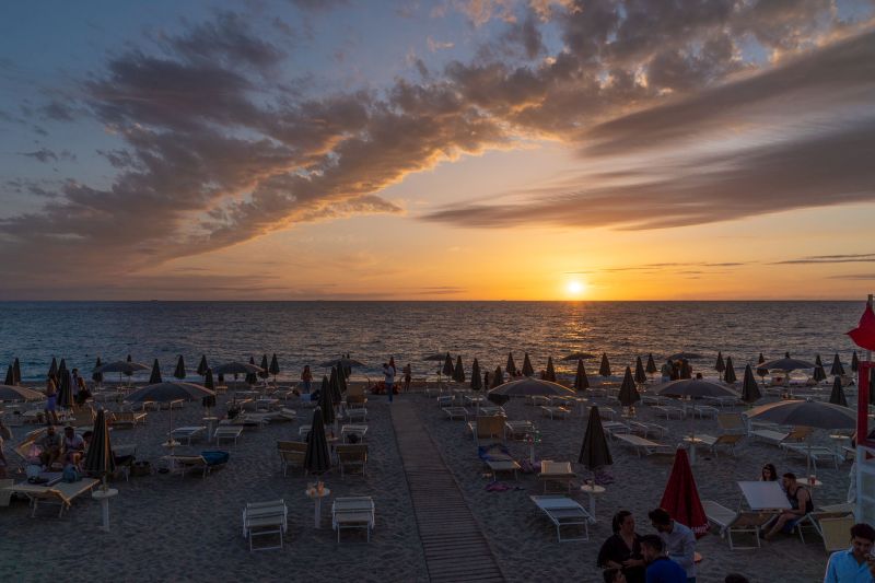 Sunset Beach Club