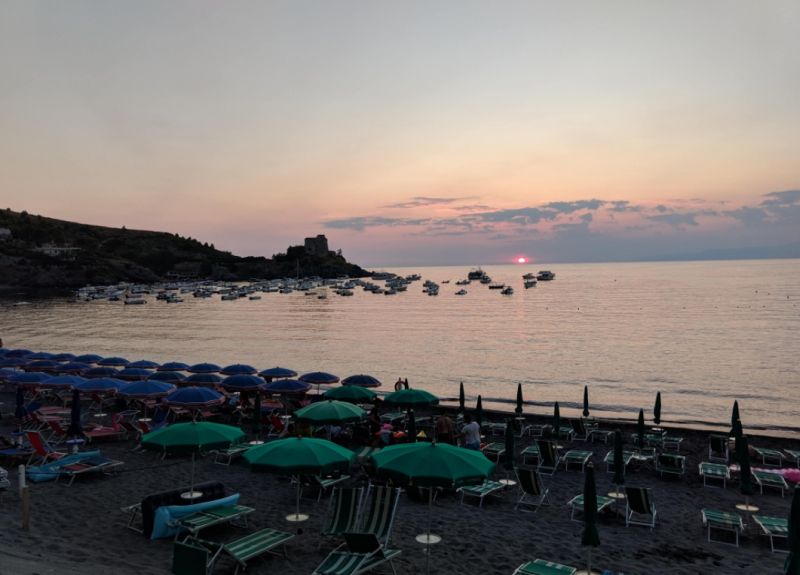 BiMax Beach Club