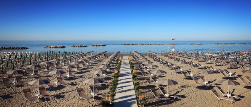 La Spiaggia Beach & Restaurant