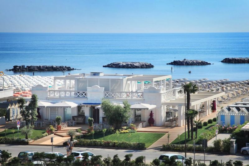 La Spiaggia Beach & Restaurant