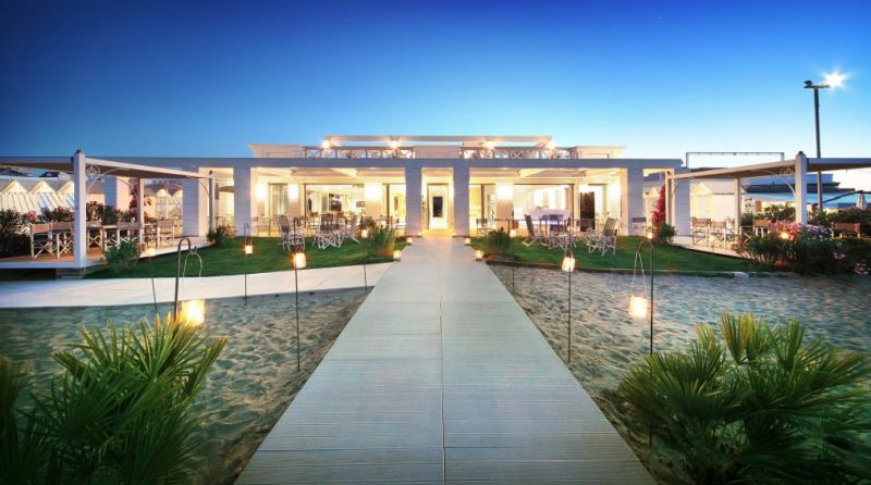 La Spiaggia Beach & Restaurant