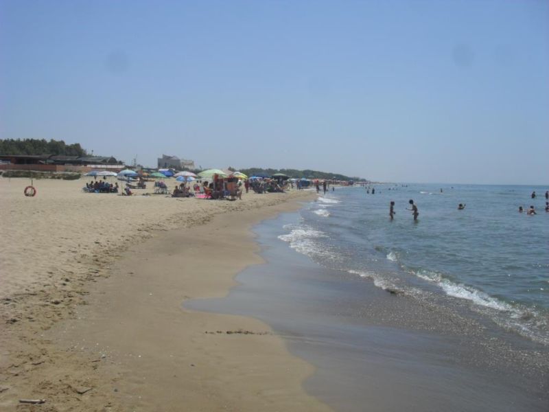 Spiaggia Libera Di Mondragone