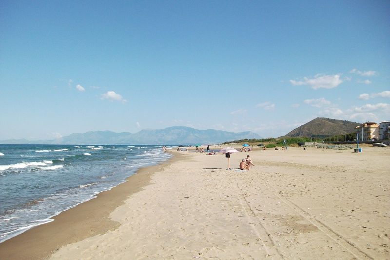 Spiaggia Libera Di Mondragone