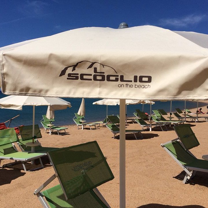 Lo Scoglio On The Beach