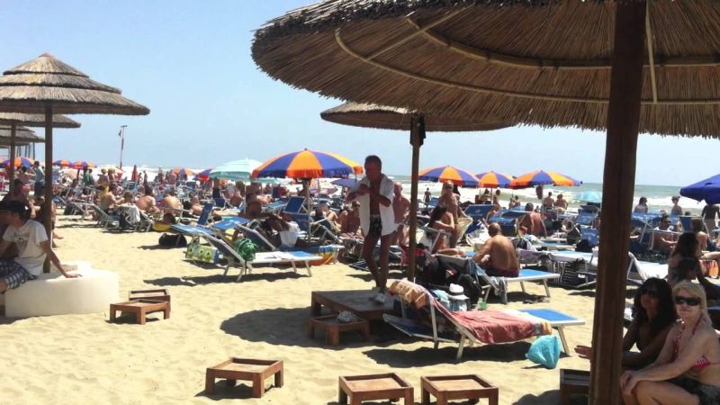Mecs Beach