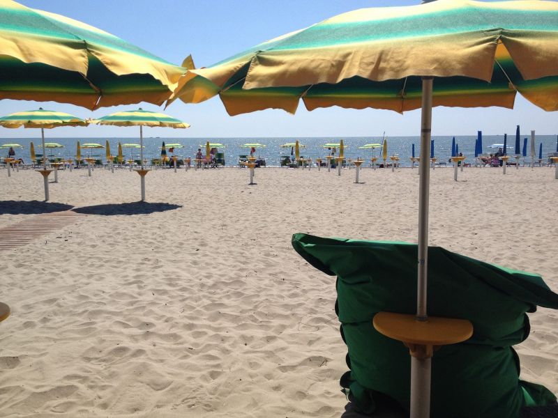 Olimpo Spiaggia Barricata