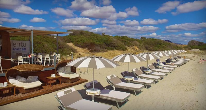Entu Beach Bar