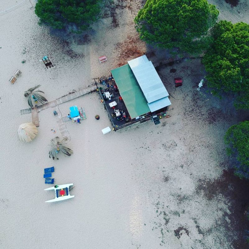Mariachi Beach Bar