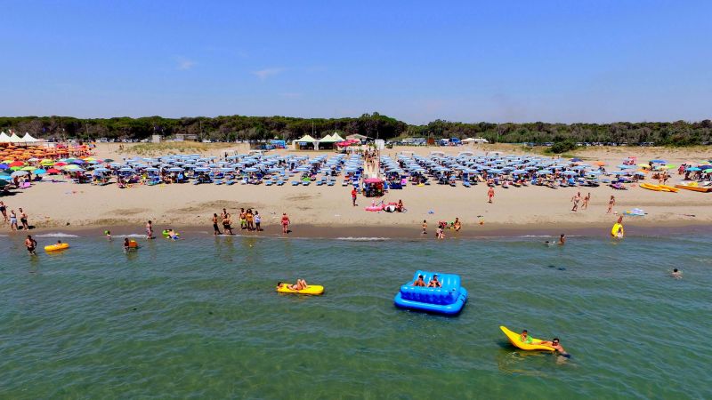 Lido 48 Beach