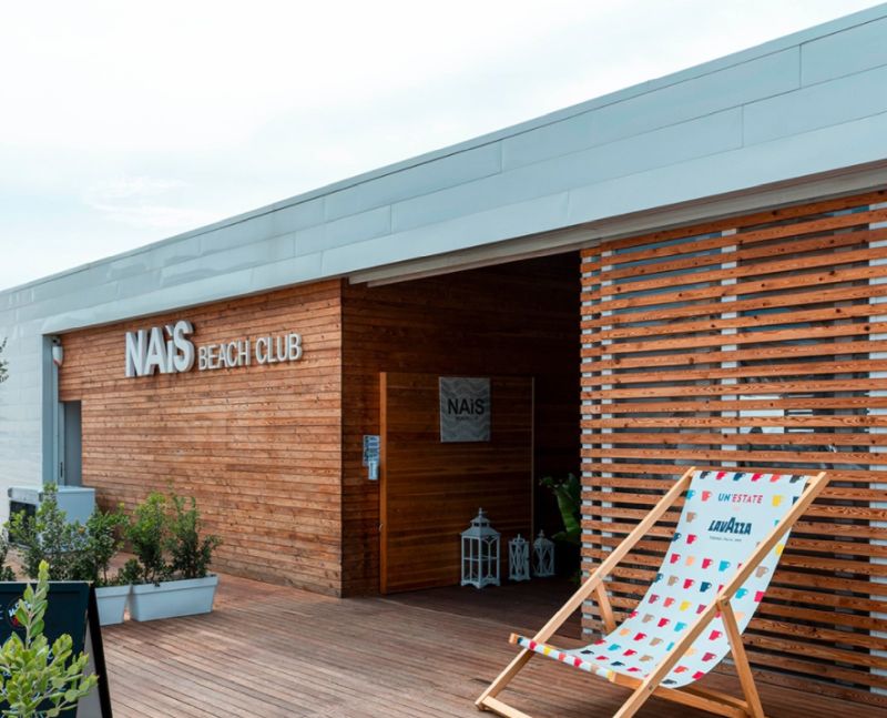 Naìs Beach Club