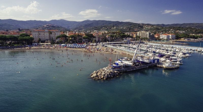 Spiaggia Libera Al Mappamondo