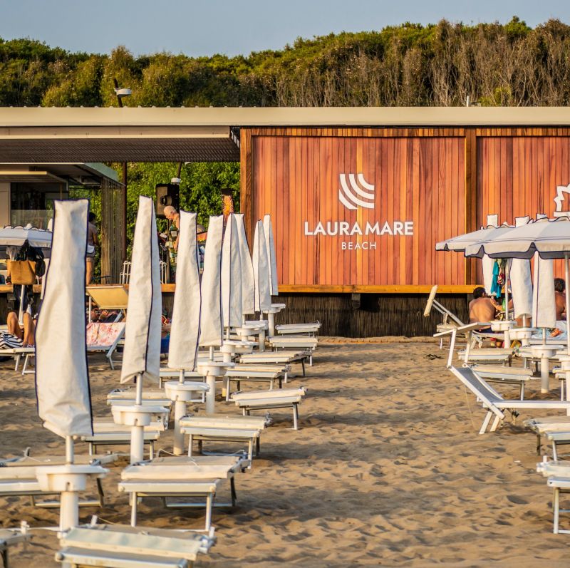 Laura Mare Beach