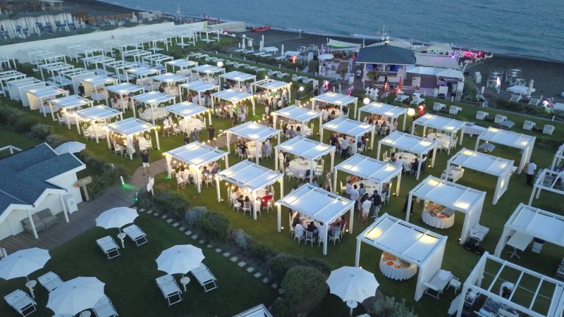 V Lounge Beach