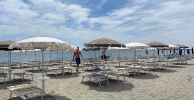 Pinguino Beach Club