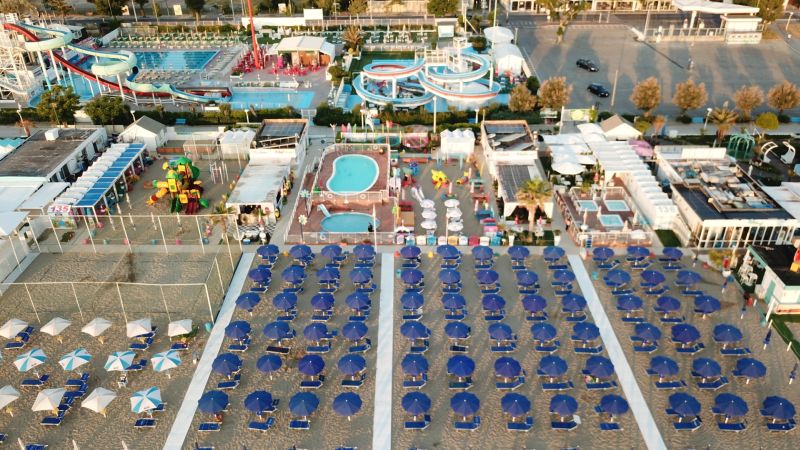 Marano Beach 135-136