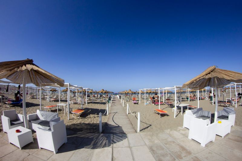 Aurora Beach & Suite