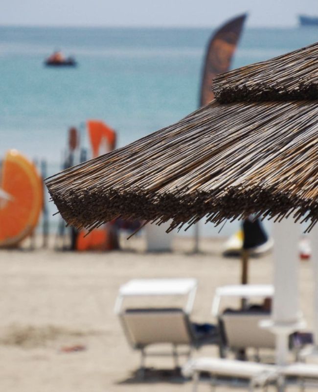 B64 Beach & Restaurant