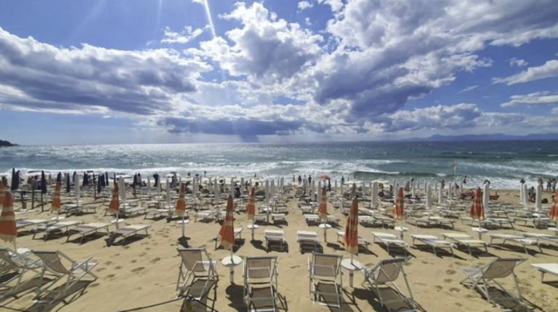 Waikiki Beach Club