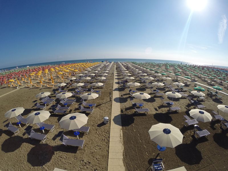 Beach 33